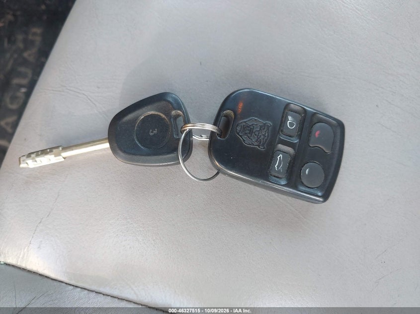 JAGUAR XK8 2001 VIN SAJDA42C01NA14048