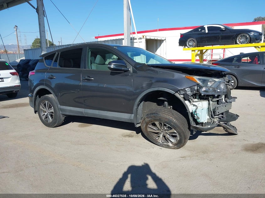 Vin: 2t3wfrev1jw497638, lot: 46827788, toyota rav4 xle 20181