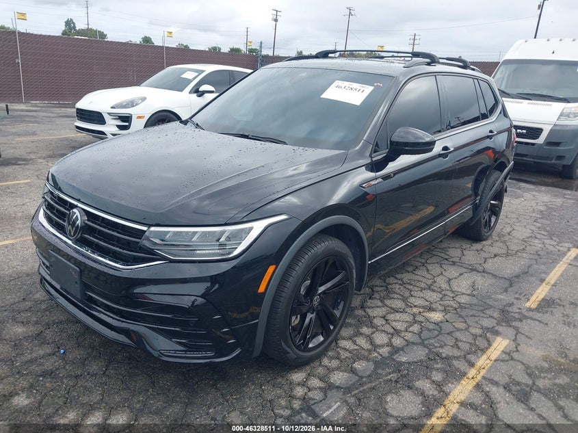 2024 Volkswagen Tiguan 2.0T Se R-Line Black, Левый зад, IAAI, VIN 3VVCB7AX8RM027728 — фото 2