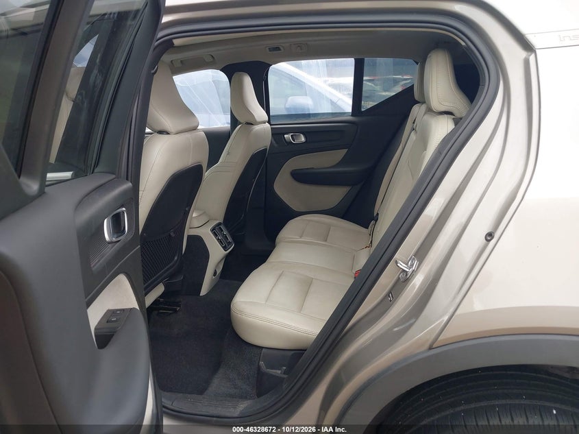 2020 VOLVO XC40 T5 INSCRIPTION · Фото 8