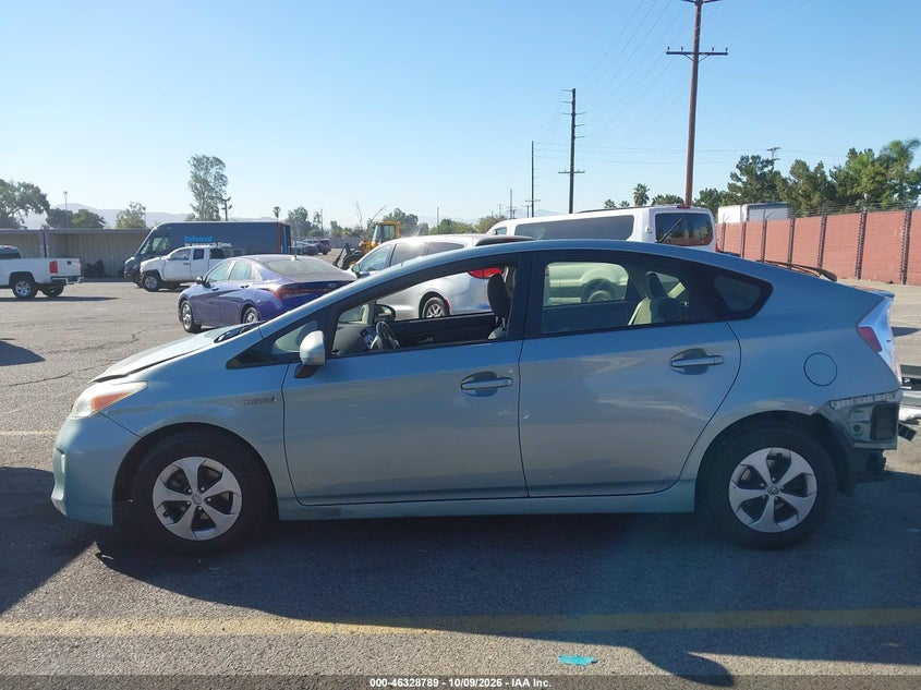 TOYOTA PRIUS - zdjęcie 15