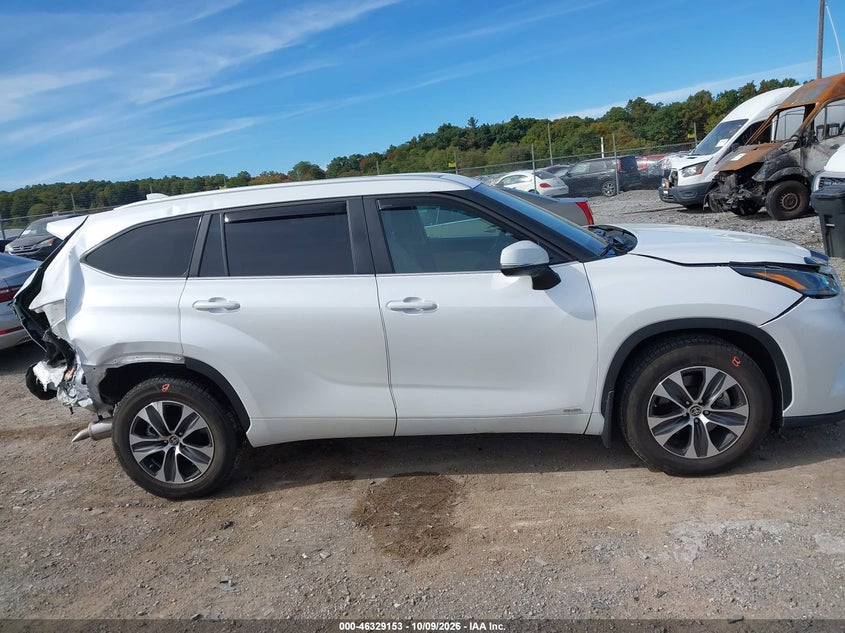 TOYOTA HIGHLANDER - zdjęcie 13