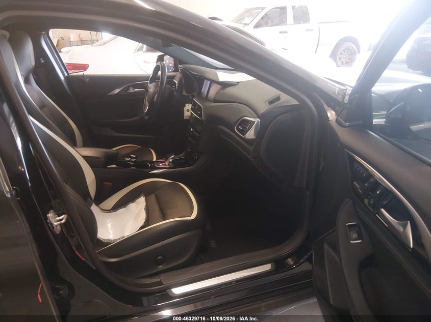 2017 INFINITI QX30 SPORT · Фото 5