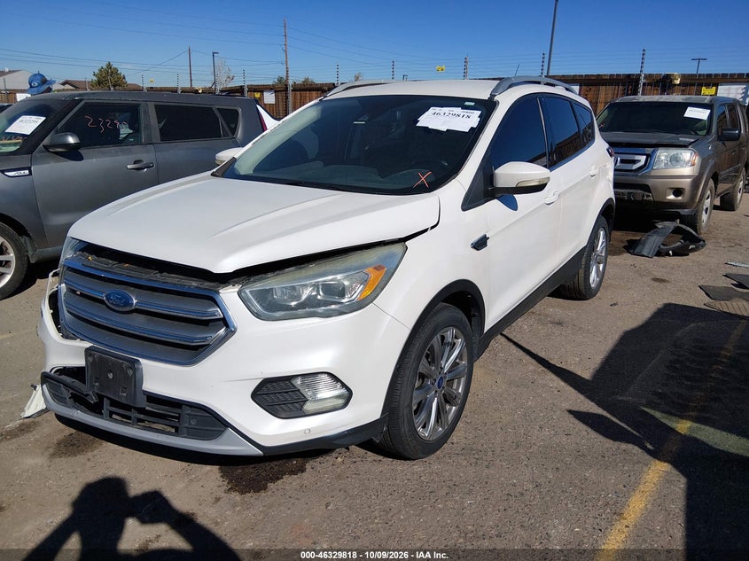 Vin: 1fmcu9j97huc79501, lot: 46830071, ford escape titanium 20172