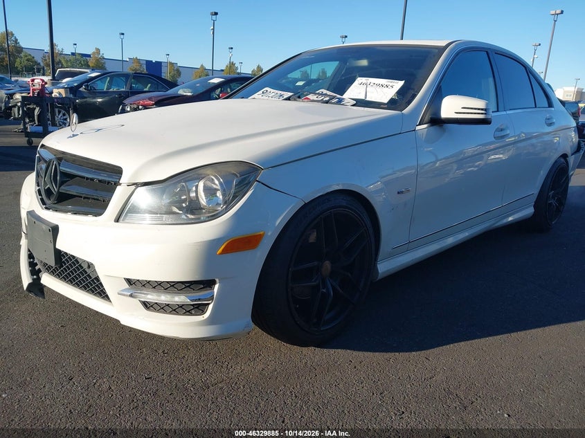 2012 Mercedes-Benz C 250 Luxury/Sport, Удар сзади, IAAI, VIN WDDGF4HB8CA618441 — фото 2