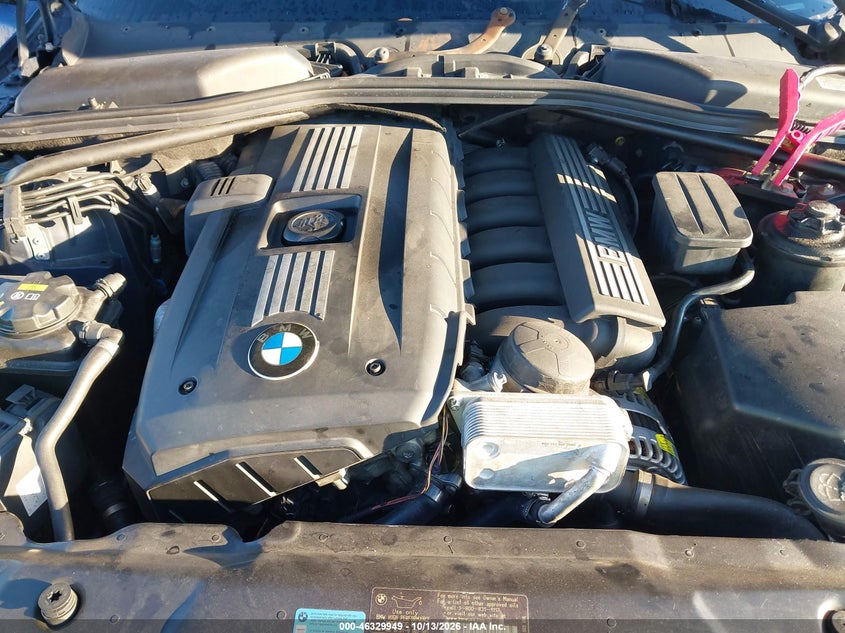 2010 BMW 528I · Photo 10