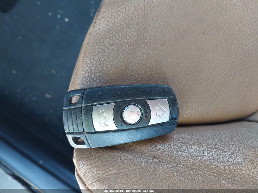 2010 BMW 528I · Photo 11