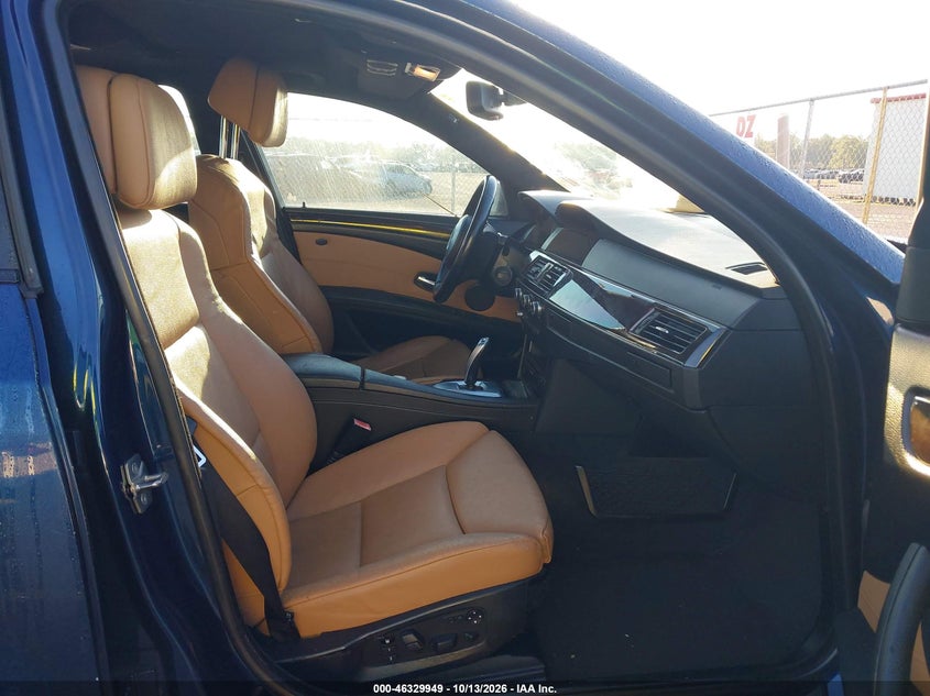 2010 BMW 528I · Photo 5