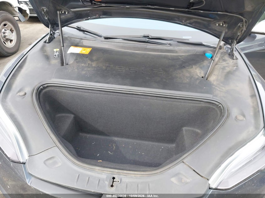 TESLA MODEL S - zdjęcie 10