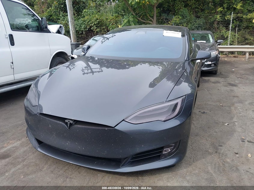 TESLA MODEL S - zdjęcie 12