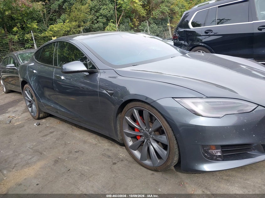 TESLA MODEL S - zdjęcie 13