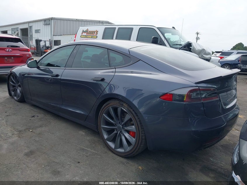 TESLA MODEL S - zdjęcie 3