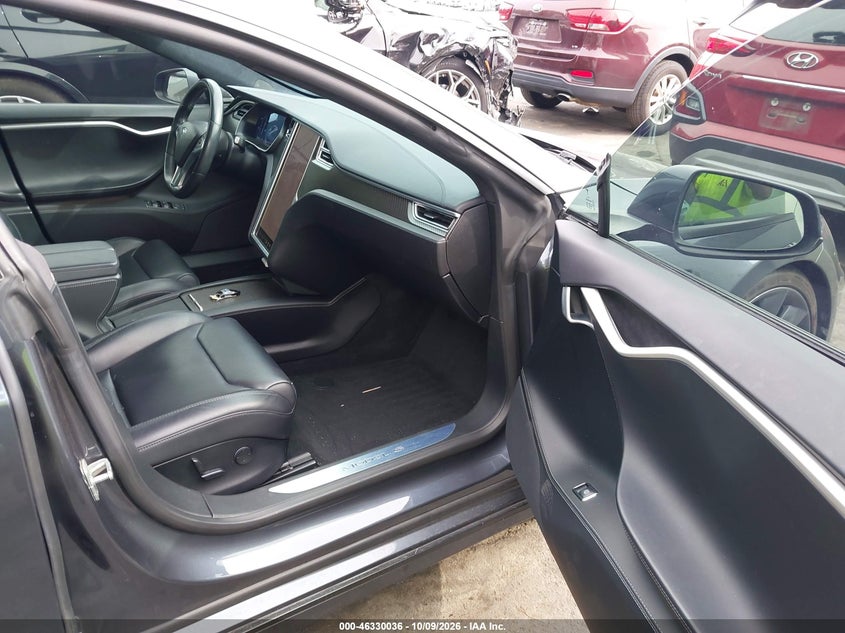 TESLA MODEL S - zdjęcie 5