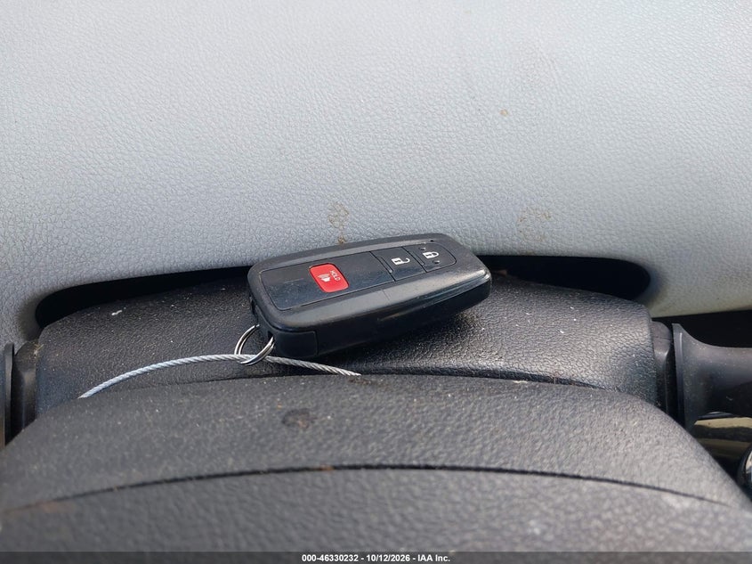TOYOTA PRIUS - zdjęcie 11