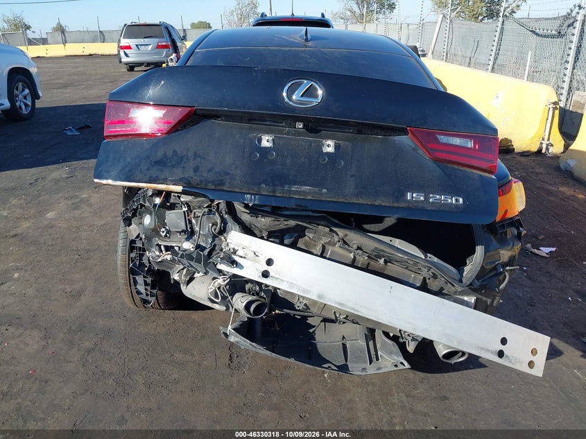 2014 LEXUS IS 250 · Фото 17