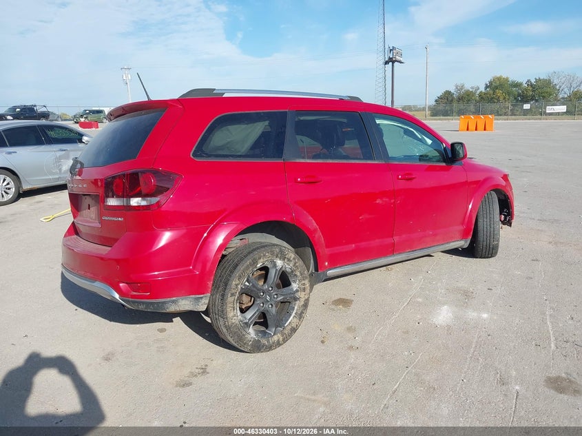 Vin: 3c4pdcgb1lt267425, lot: 46830656, dodge journey crossroad 20204