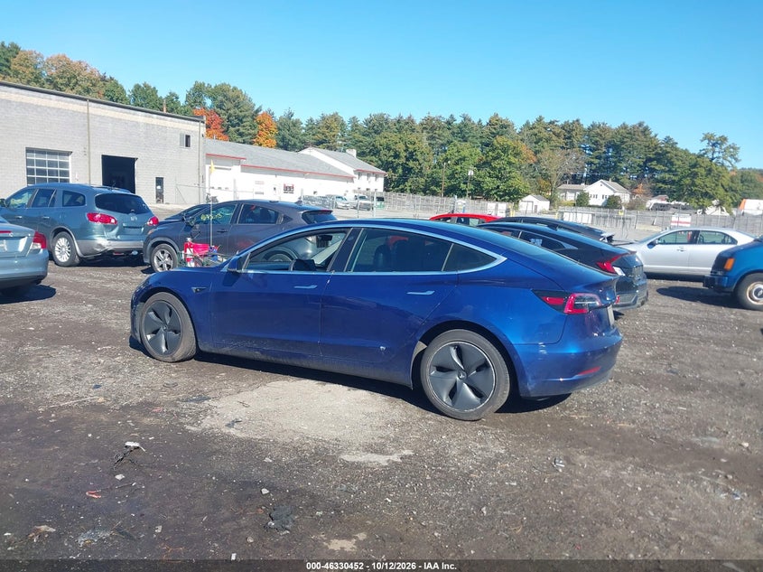 TESLA MODEL 3 - zdjęcie 14