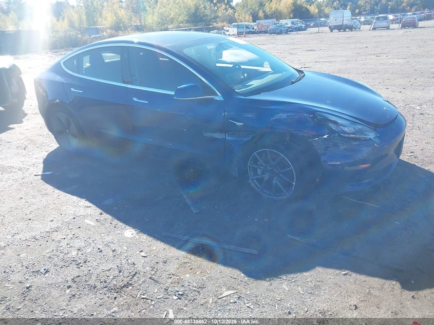 TESLA MODEL 3 - zdjęcie 6