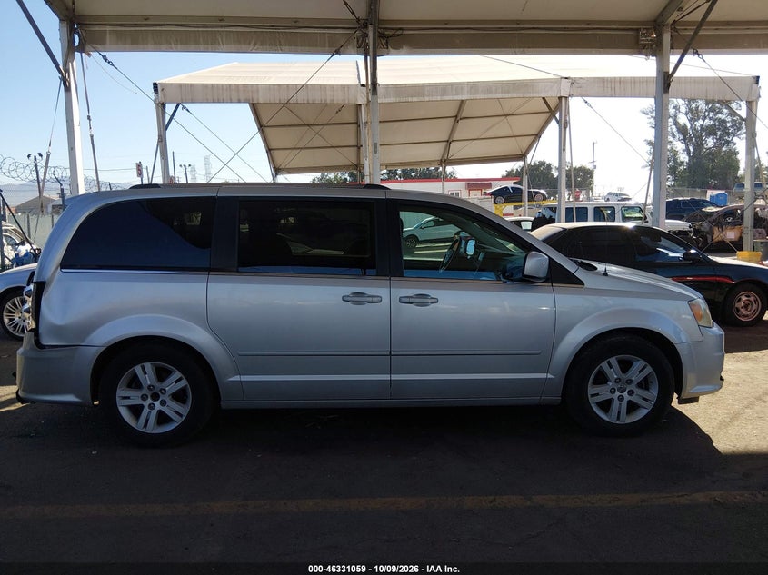 2011 DODGE GRAND CARAVAN CREW · Фото 14