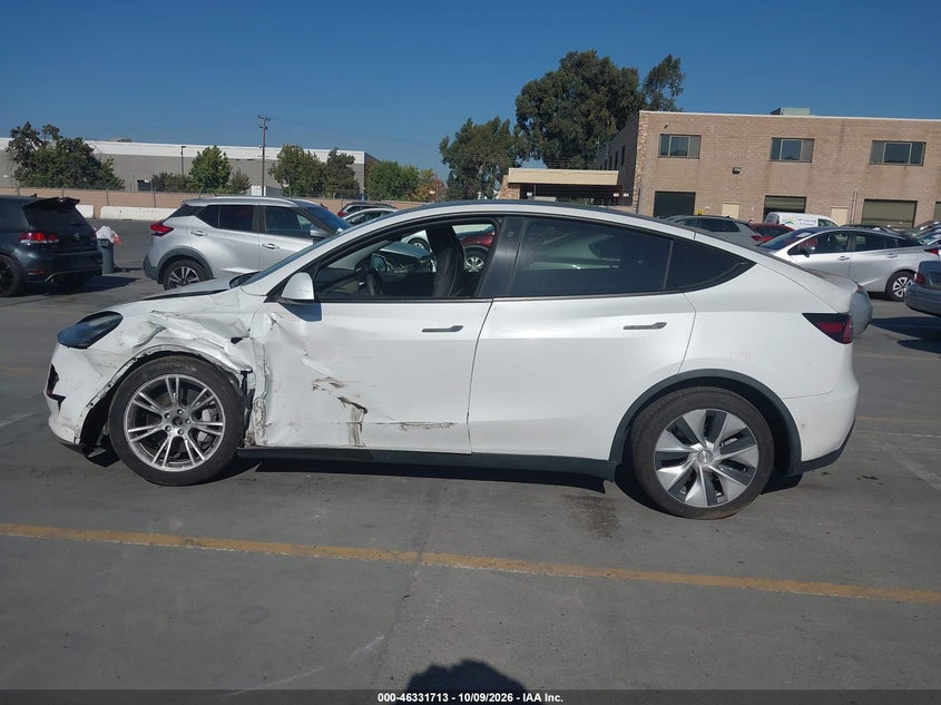 TESLA MODEL Y - zdjęcie 15