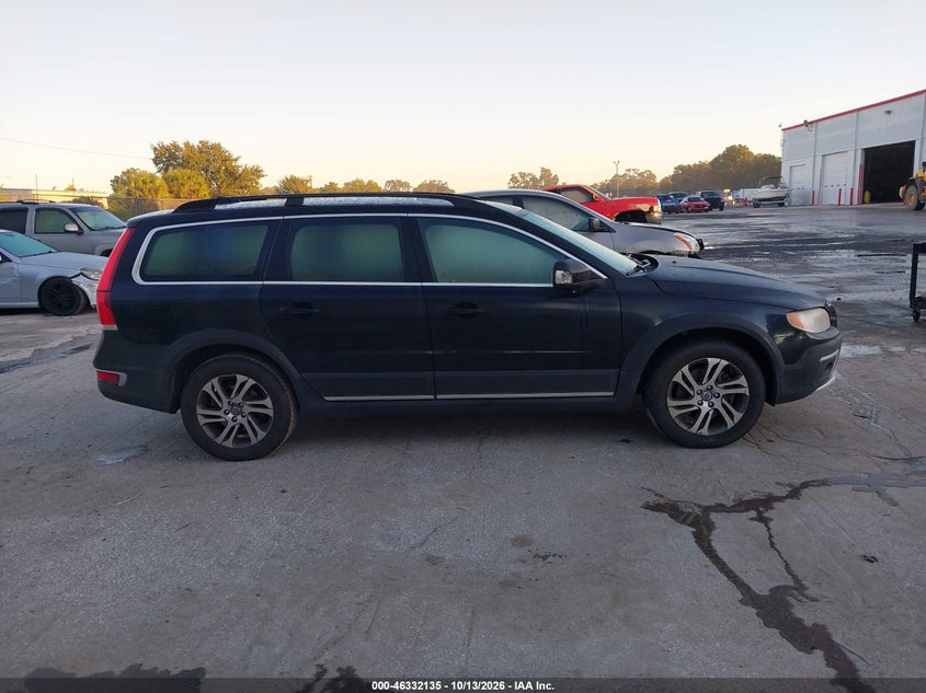 2015 VOLVO XC70 T5 PREMIER PLUS · Photo 13