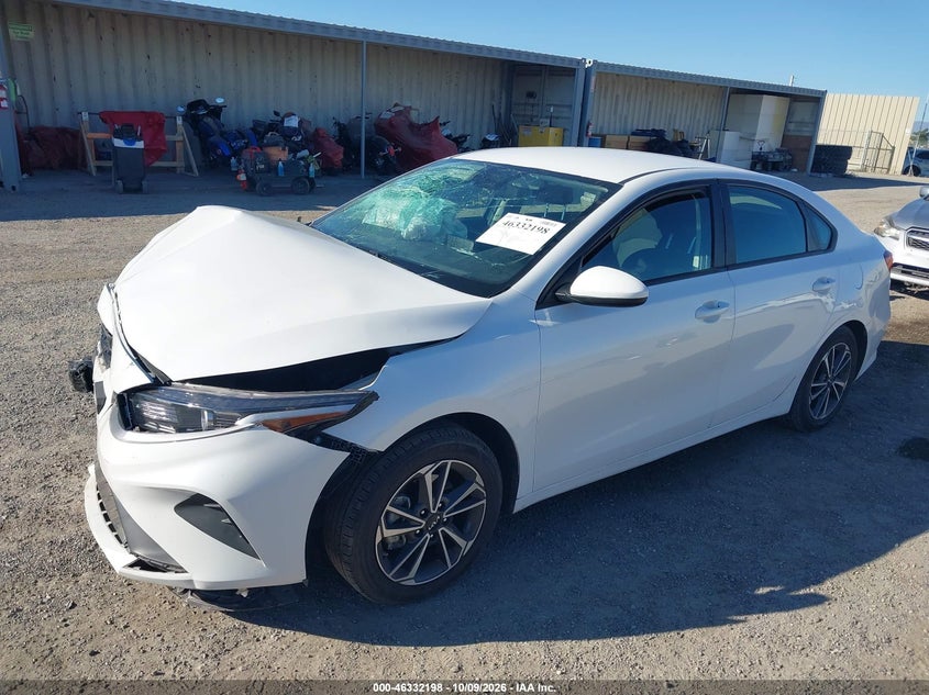 2024 Kia Forte Lxs, Front End, IAAI, VIN 3KPF24AD8RE706912 — photo 2