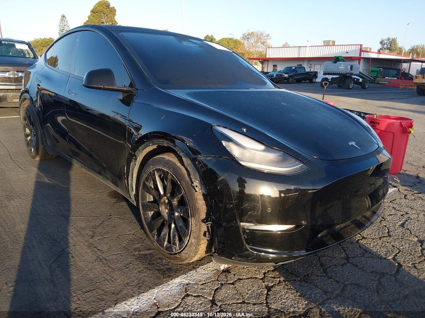 Vin: 5yjygdee8lf056591, lot: 46833598, tesla model y long range dual motor all-wheel drive 2020 img_1