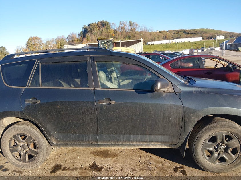 2012 TOYOTA RAV4 · Фото 13