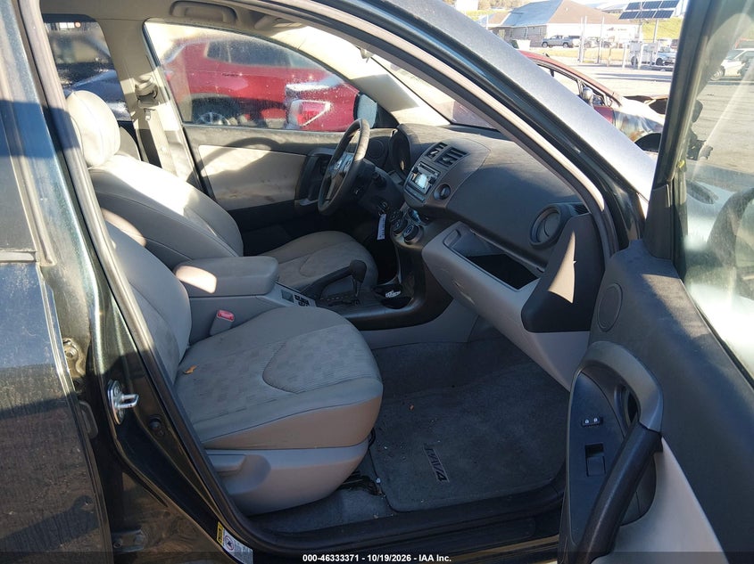 2012 TOYOTA RAV4 · Фото 5