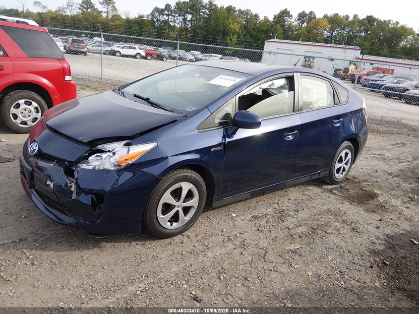 2015 Toyota Prius Two, Left Front, IAAI, VIN JTDKN3DU3F2004193 — photo 2
