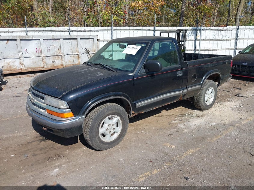 2000 Chevrolet S-10 Ls, Normal Wear & Tear, IAAI, VIN 1GCDT14W8YK204526 — photo 2