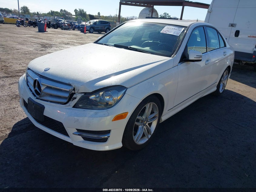 2013 Mercedes-Benz C 250 Sport, Удар спереди, IAAI, VIN WDDGF4HB5DA760845 — фото 2