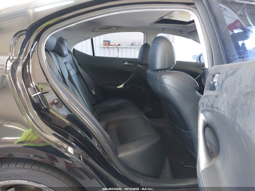 2012 LEXUS IS 250 · Фото 8
