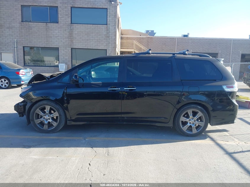 TOYOTA SIENNA - zdjęcie 16