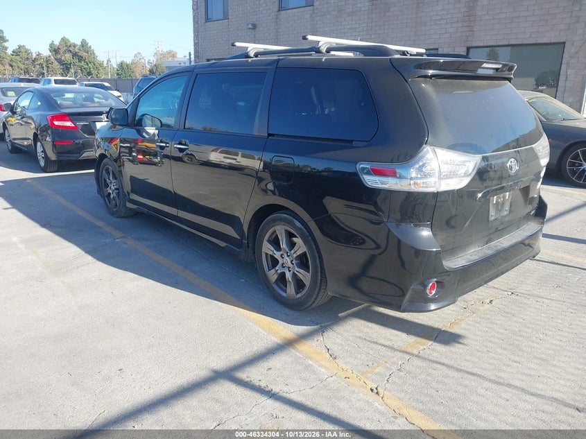 TOYOTA SIENNA - zdjęcie 3