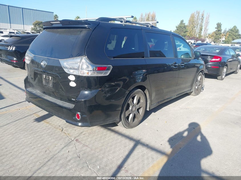 TOYOTA SIENNA - zdjęcie 4