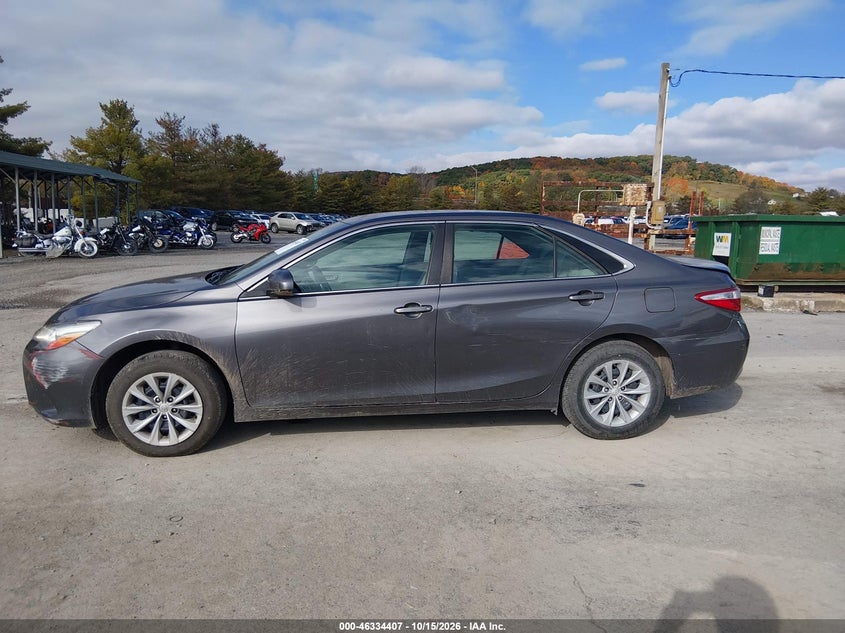 TOYOTA CAMRY - zdjęcie 14