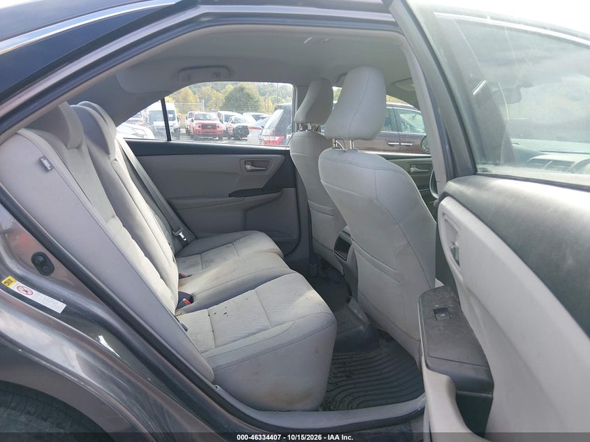 TOYOTA CAMRY - zdjęcie 8