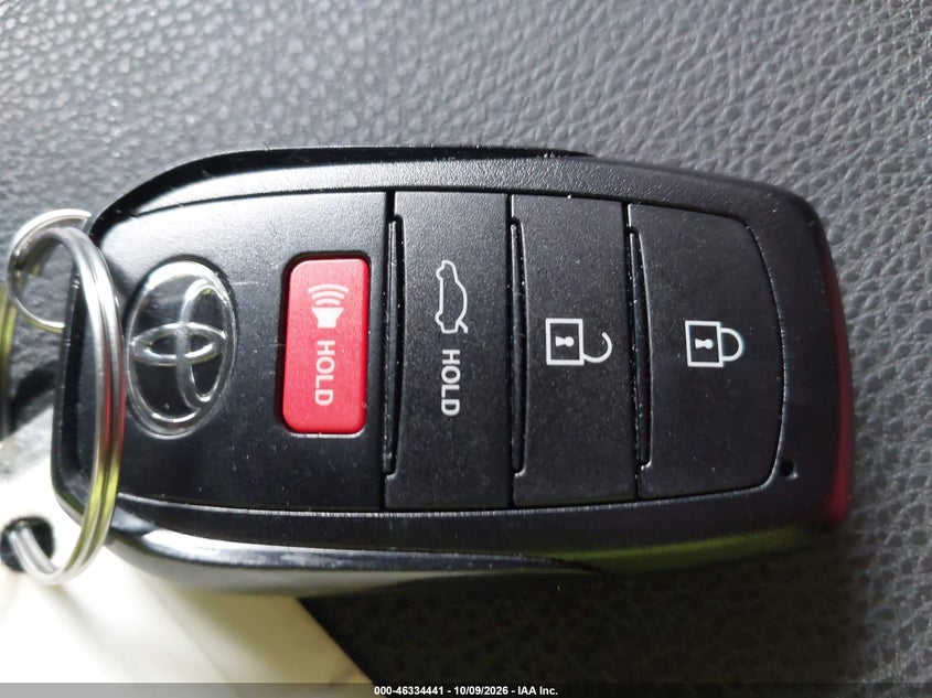 TOYOTA CAMRY - zdjęcie 11
