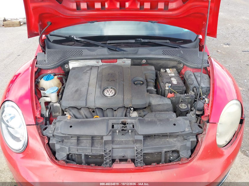 2013 VOLKSWAGEN BEETLE 2.5L · Фото 10