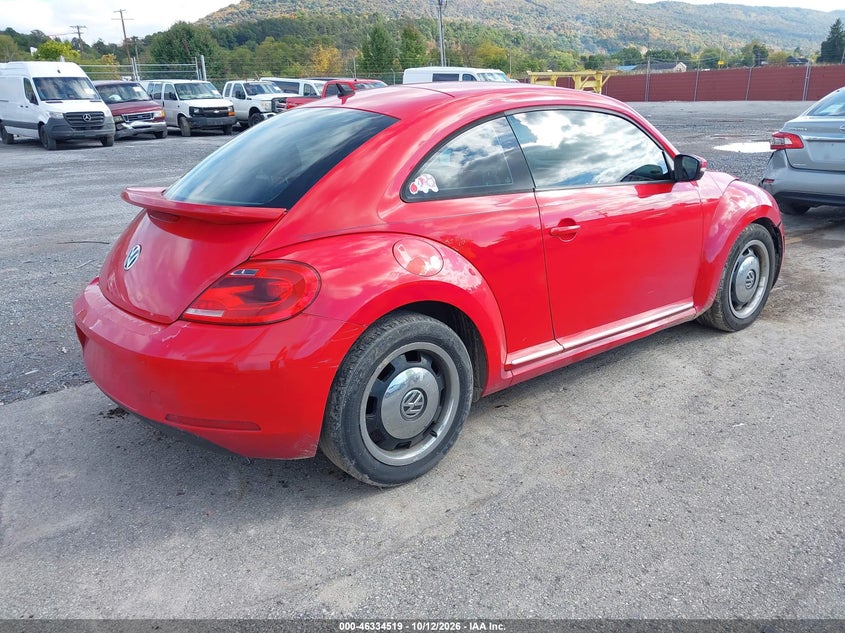 2013 VOLKSWAGEN BEETLE 2.5L · Фото 4