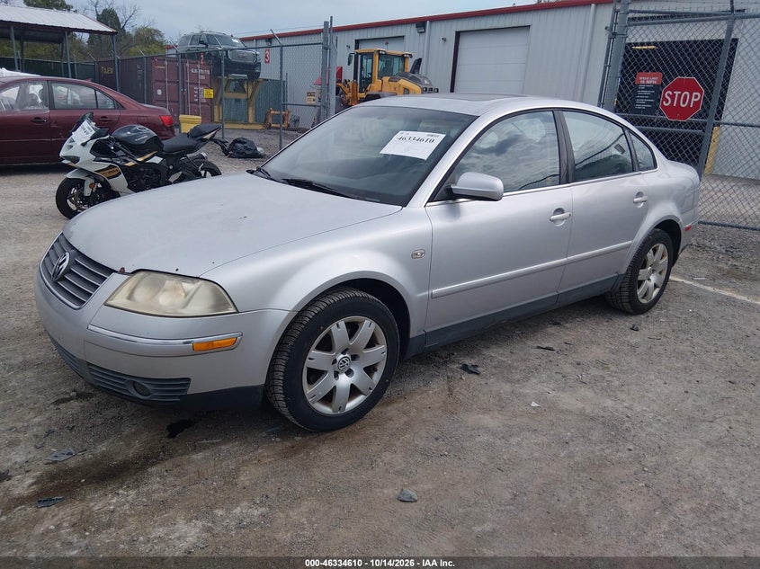 2002 Volkswagen Passat Glx, Normal Wear & Tear, IAAI, VIN WVWTH63B82P017242 — photo 2