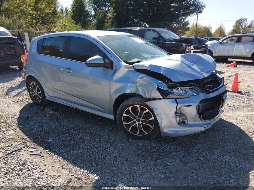 Vin: 1g1jd6sh2j4118276, lot: 46835518, chevrolet sonic lt auto 20181