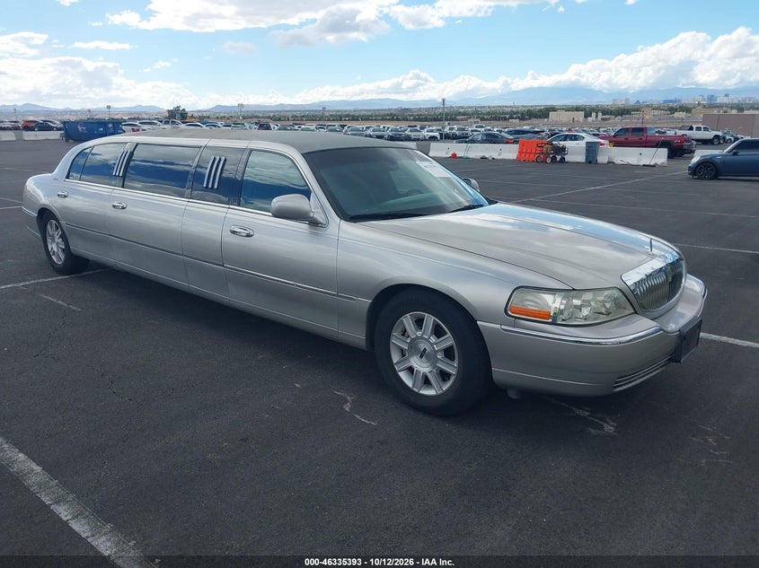 2011 LINCOLN TOWN CAR EXECUTIVE