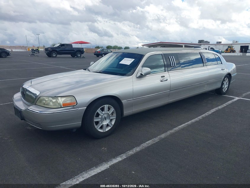2011 LINCOLN TOWN CAR EXECUTIVE · Фото 2