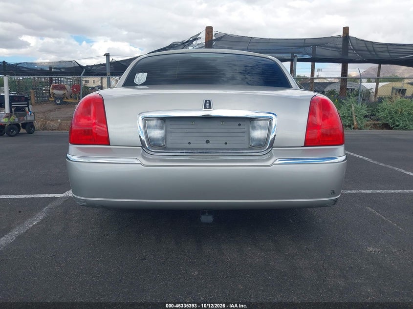 2011 LINCOLN TOWN CAR EXECUTIVE · Фото 6