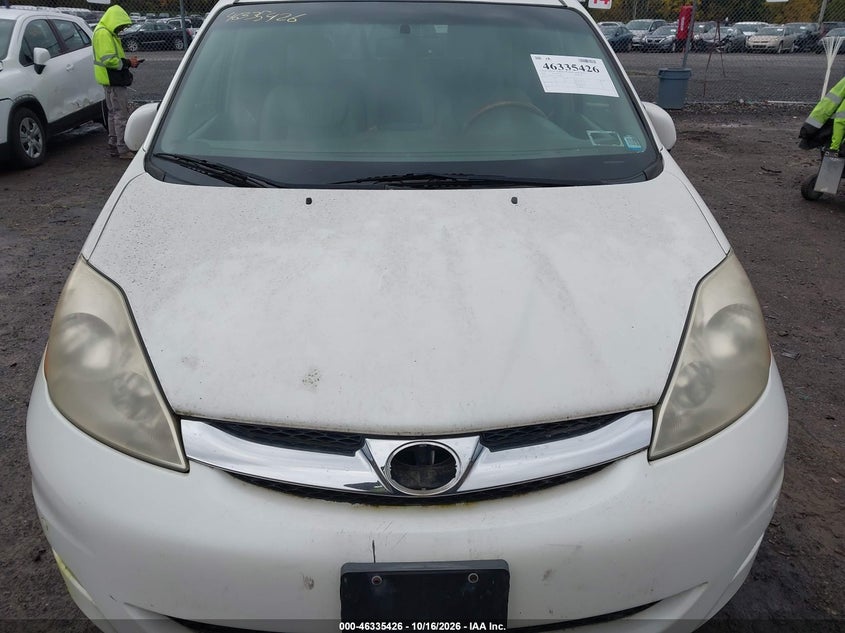 2010 TOYOTA SIENNA LIMITED · Photo 6