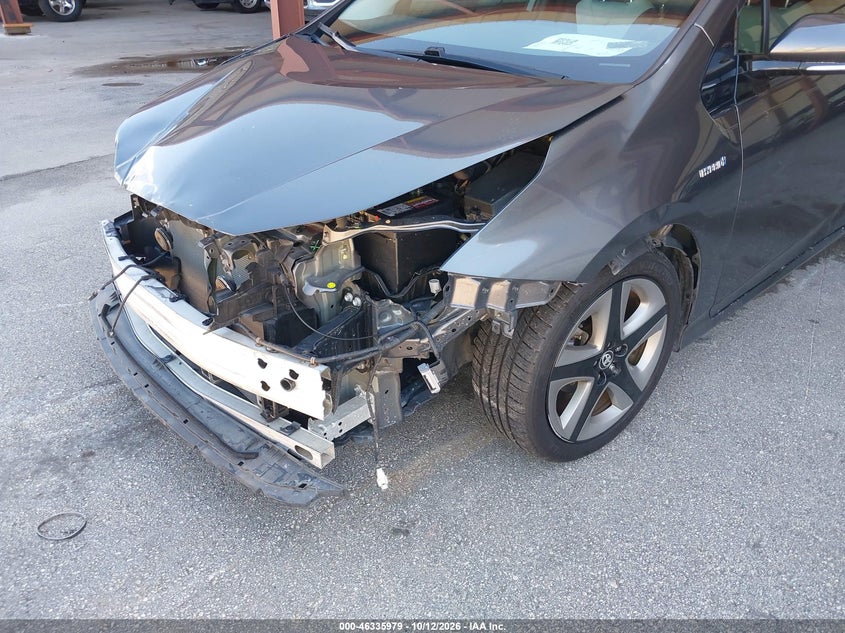 TOYOTA PRIUS - zdjęcie 18