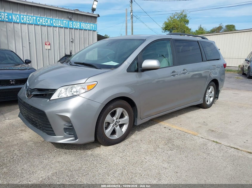 2018 Toyota Sienna Le 8 Passenger, Normal Wear & Tear, IAAI, VIN 5TDKZ3DC6JS954674 — photo 2