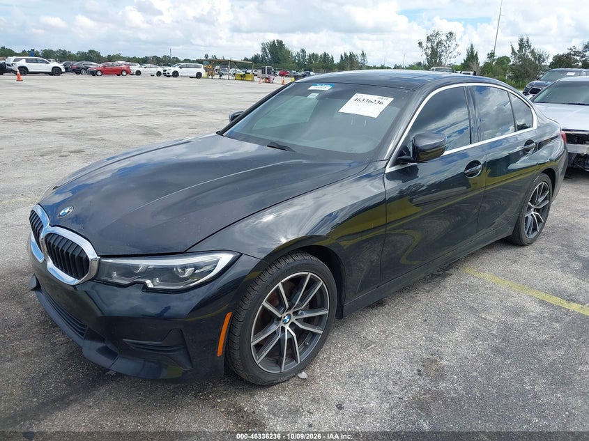 2019 BMW 330I · Фото 2